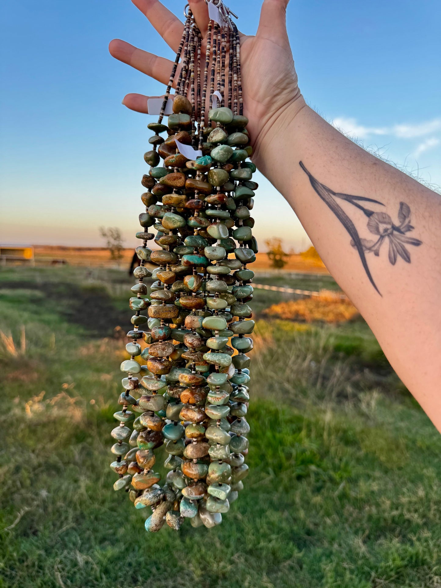 34 Iong turquoise nuggets necklace with shell