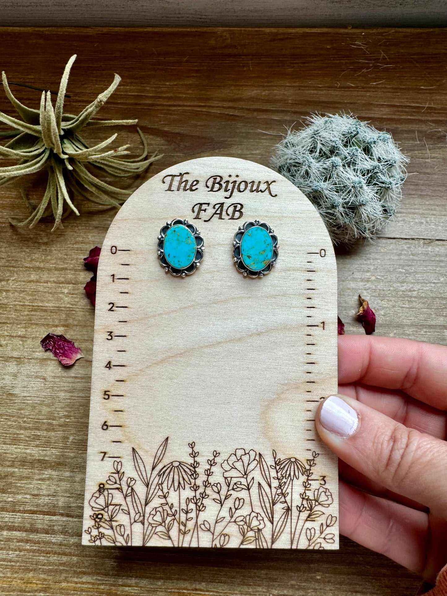 Stud oval kingman turquoise earrings