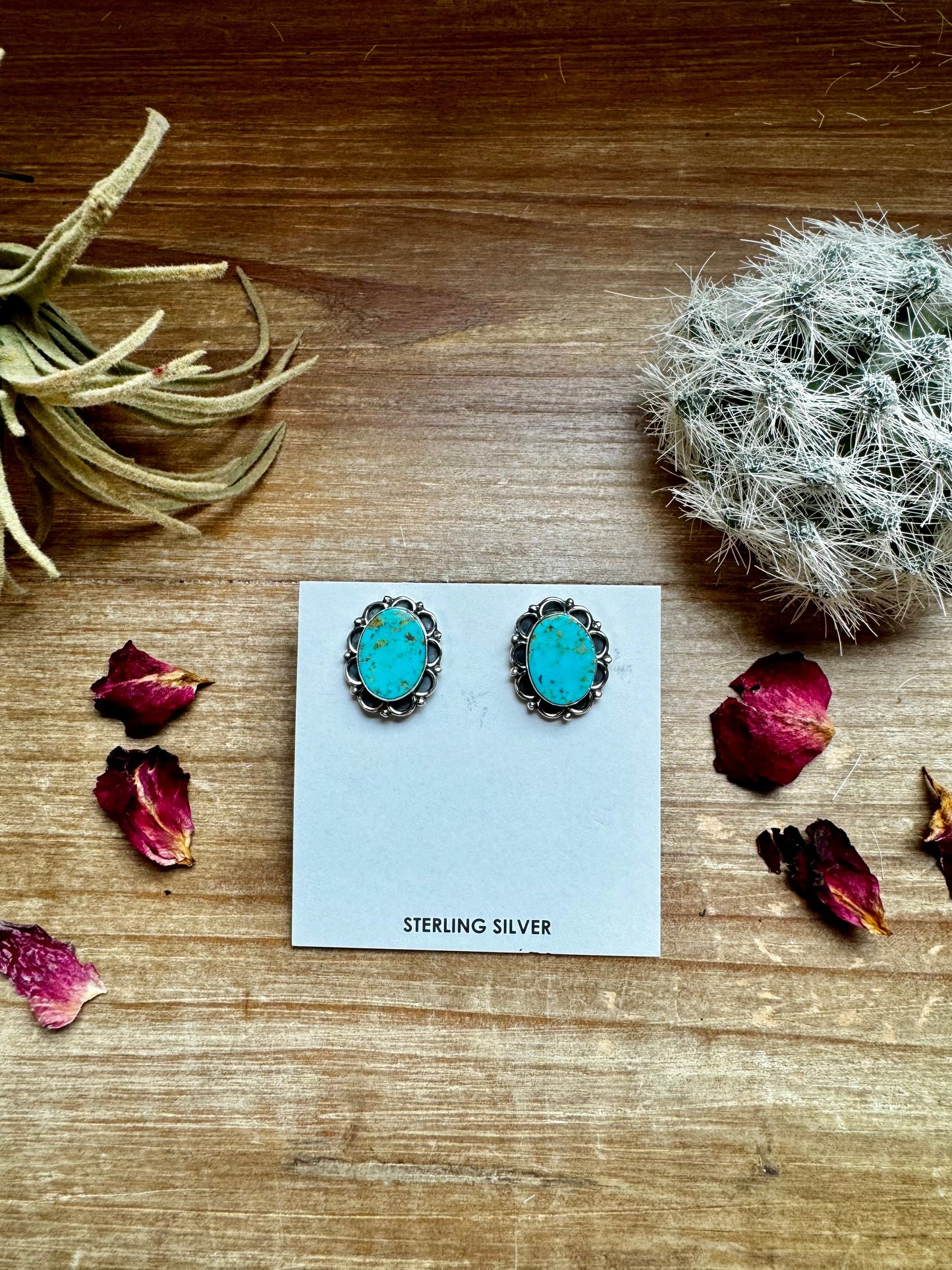 Stud oval kingman turquoise earrings