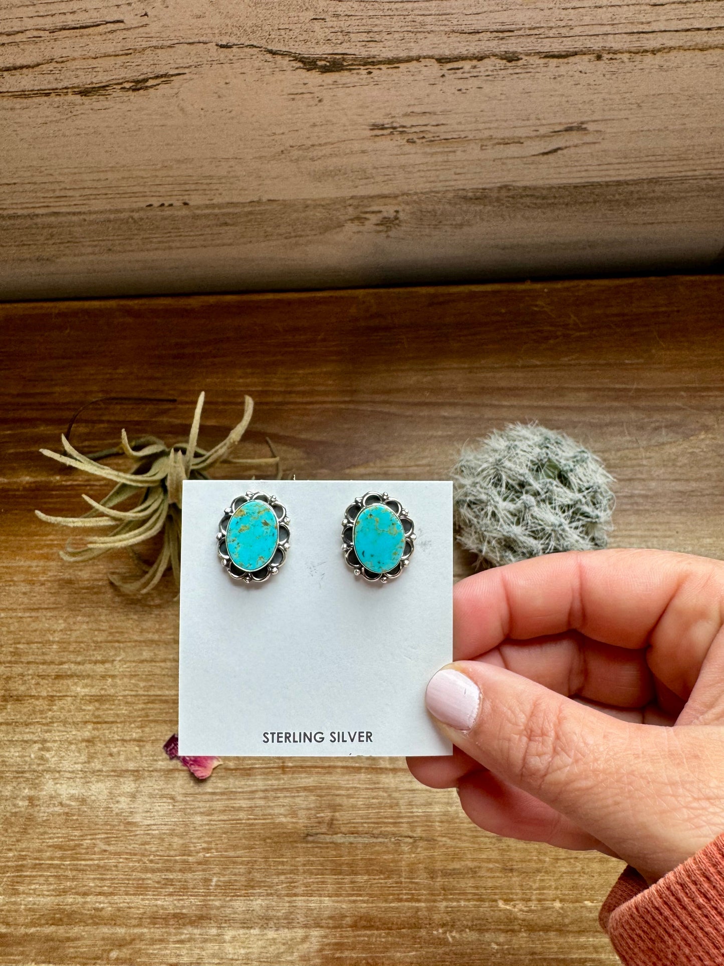 Stud oval kingman turquoise earrings